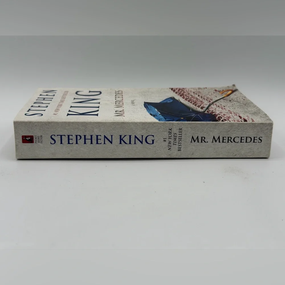 Mr. Mercedes A Novel by Stephen King (Paperback Book, 2014)